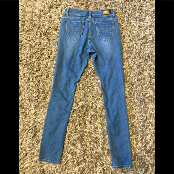 Bab Distressed Skinny Jeans - Picture 3 of 6